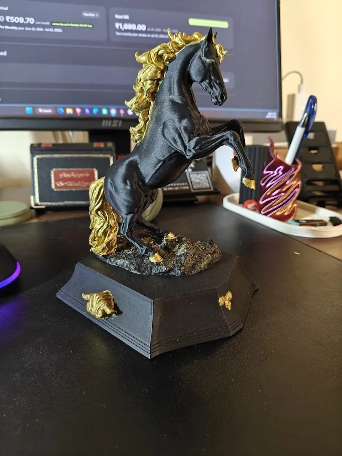 The horse sculpture in the MiniMerchStudio workshop